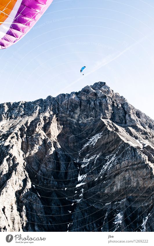 Am Glacier 3000 Lifestyle Wohlgefühl Zufriedenheit Erholung ruhig Ausflug Freiheit Sommer Berge u. Gebirge Sport Gleitschirm Gleitschirmfliegen Sportstätten
