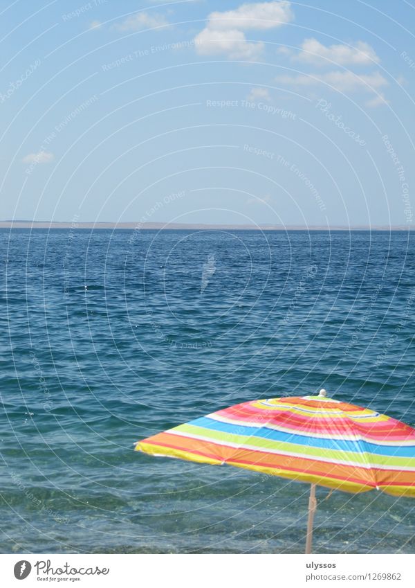 Schirmherrschaft Ferien & Urlaub & Reisen Tourismus Ferne Freiheit Sommer Sommerurlaub Sonne Sonnenbad Meer Luft Wasser Wolken Horizont blau mehrfarbig Farbfoto