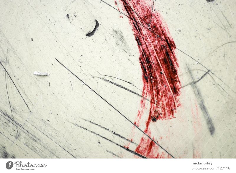 blutstrich rot Linie Pinsel nah Zentimeter fein Radiergummi Gemälde Experiment Makroaufnahme Nahaufnahme Bodenbelag Strukturen & Formen Blut Farbe streichen