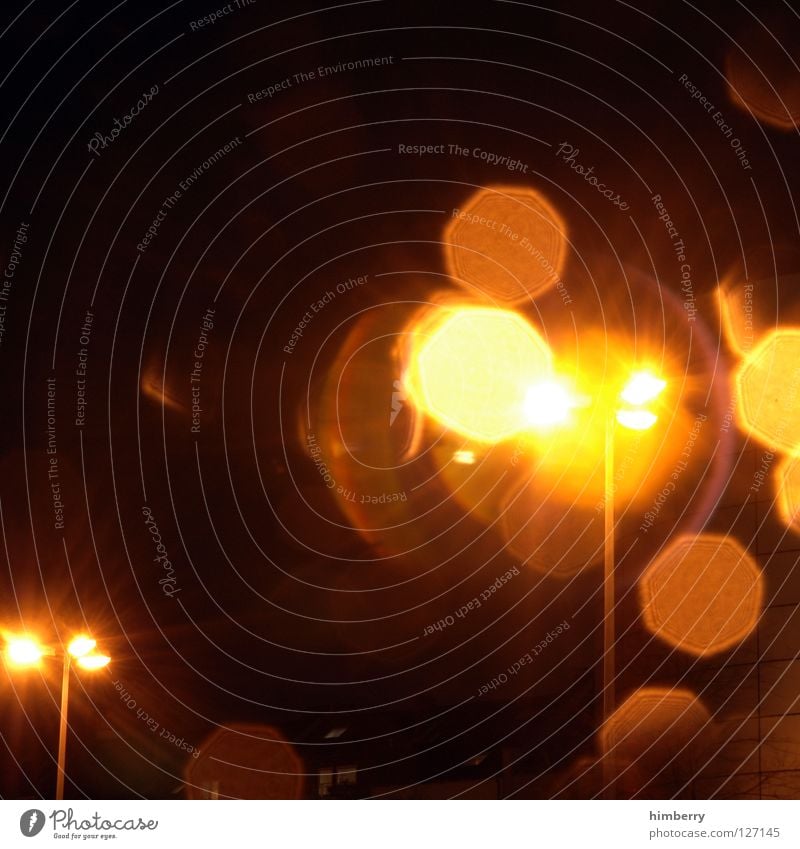 dummdoof rumknipsen Ampel Licht Langzeitbelichtung Belichtung Verkehr Nacht Straßenverkehr stoppen stehen Überqueren Straßenbeleuchtung Laterne Lampe Düsseldorf