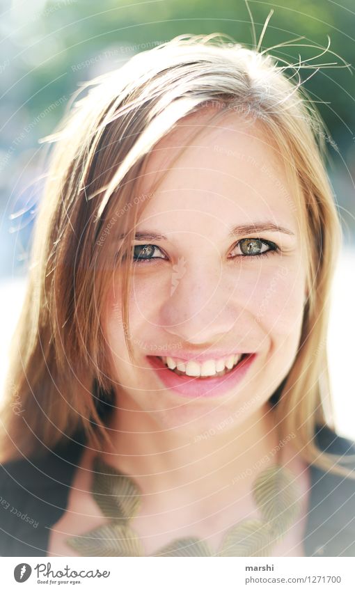 Sonnenschein Mensch feminin Junge Frau Jugendliche Gesicht 1 18-30 Jahre Erwachsene Haare & Frisuren blond Gefühle Stimmung Freude Glück Fröhlichkeit