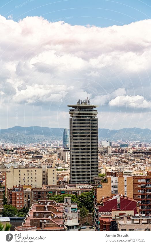 Barcelona Hochhaus kaufen Ferien & Urlaub & Reisen Tourismus Sommerurlaub Häusliches Leben Himmel Wolken Schönes Wetter Stadt Skyline Haus Tower (Luftfahrt)