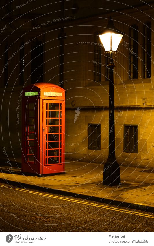 British Night Telefon Telekommunikation Oxford England Europa Stadt Stadtzentrum Menschenleer Telefonzelle Laterne Straße leuchten Stimmung Nachtaufnahme