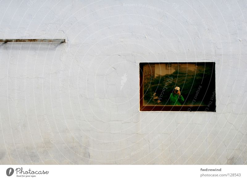 Portrait eines Fotografen Spiegel Wand Fenster Langeweile kalt Wetter Kommunizieren selbsportrait selbstbildniss