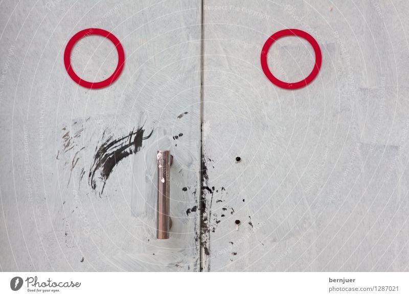 Tür Metall Zeichen Gesicht Gesichtsausdruck rot weiß Türgriff Kreis Strukturen & Formen Smiley Geometrie Abstraktion Linie Menschenleer Stahl Kringel Farbe