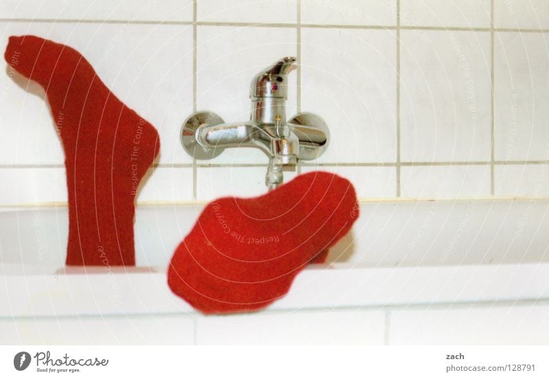 Rote Socke Strümpfe Winter Bad Badewanne rot weiß fließen Zehen Bekleidung Fuß Schnee Kontrast Wannenbad Toilette Schwimmen & Baden Dusche (Installation)