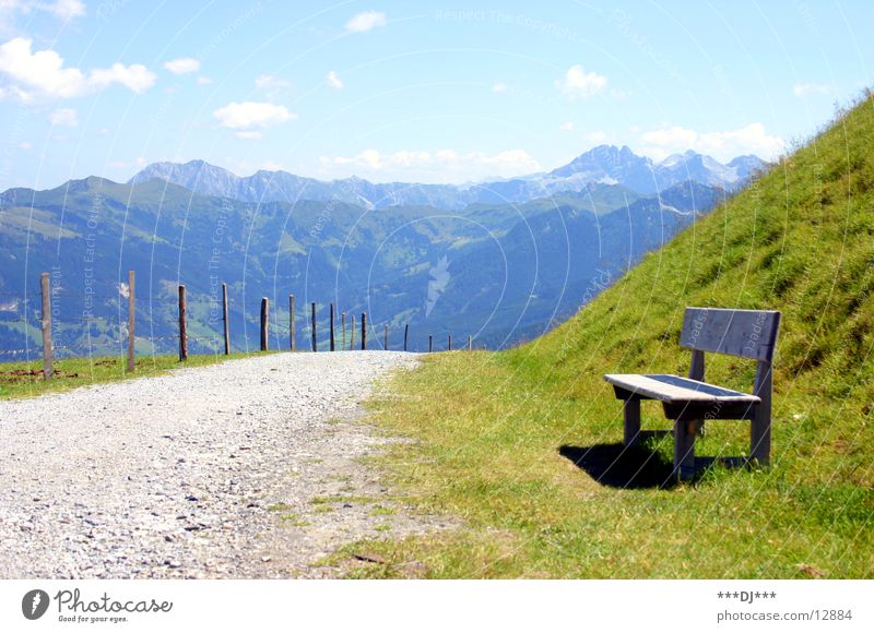 Und noch schnell ne Pause...! Österreich wandern Ferien & Urlaub & Reisen genießen steigen Luft Zaun Gras Europa Berge u. Gebirge Wege & Pfade Himmel Bank