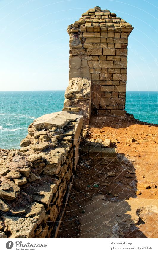 alte Befestigungsmauer Umwelt Natur Landschaft Himmel Wolkenloser Himmel Horizont Sommer Wellen Küste Meer Atlantik Rabat Marokko Ruine Turm Bauwerk Mauer Wand