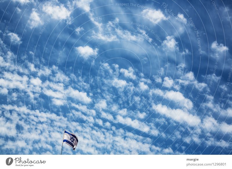 Wolken über Israel: National - Fahne Ferien & Urlaub & Reisen Tourismus Abenteuer Ferne Freiheit Sightseeing Sommer Himmel nur Himmel Wetter Wind Wahrzeichen