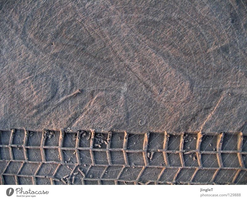 Naturspur Strand Küste Wellen Gezeiten Sandkorn Sediment Spuren Silhouette Autoreifen Reifen Fußspur Erbe Formation Mischung Salz Bodenzeichnung Profil