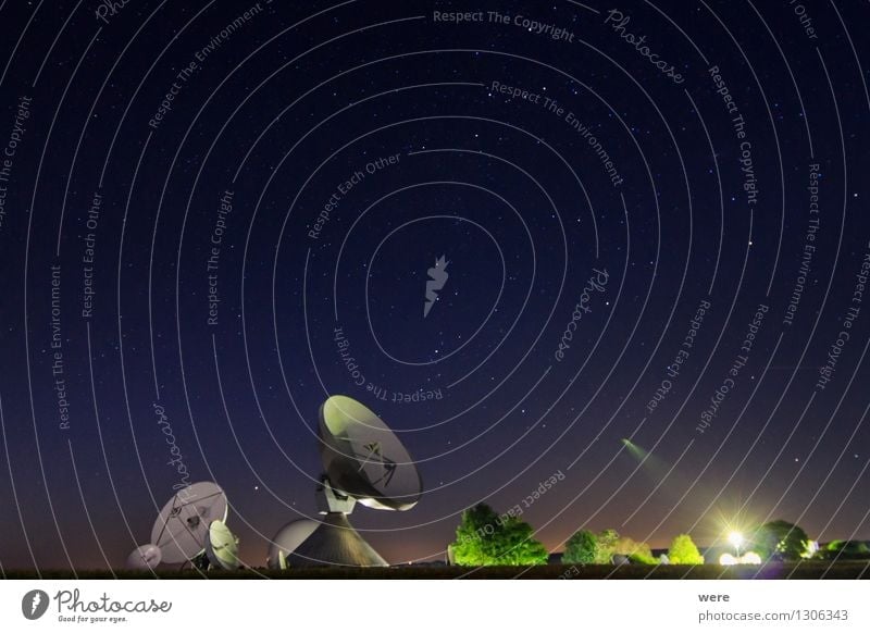 Lauschposten Spiegel Wissenschaften Nachthimmel Observatorium Antenne beobachten hören Astronaut Astronomie Bayern Deutschland Erdfunkstation Forchung Galaxie