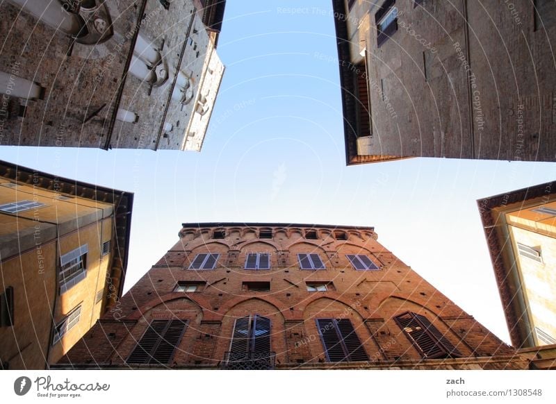 Stern des Südens Städtereise Himmel Sommer Schönes Wetter Siena Italien Toskana Stadt Stadtzentrum Altstadt Menschenleer Haus Traumhaus Platz Bauwerk Gebäude
