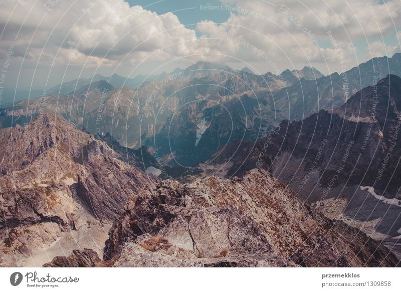 Berglandschaft in Tatras Berge u. Gebirge Natur Landschaft Wolken Felsen Abenteuer entfernt Höhe Halde Gipfel Ambitus Berghang breit Farbfoto Außenaufnahme