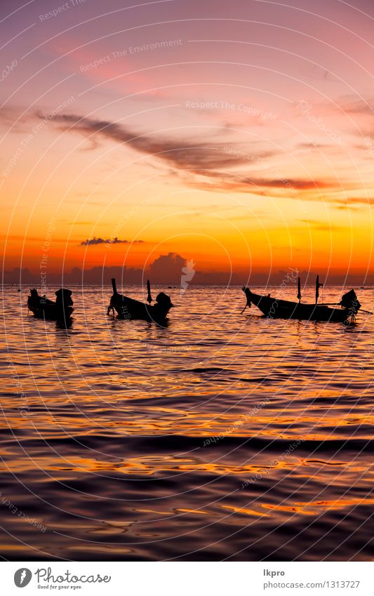 Sonnenaufgangboot und -meer in Thailand kho Erholung Tourismus Ausflug Freiheit Strand Insel Wellen Berge u. Gebirge Natur Sand Himmel Wolken Schönes Wetter