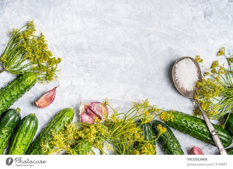 Gurken selber einlegen Lebensmittel Gemüse Kräuter & Gewürze Ernährung Bioprodukte Vegetarische Ernährung Diät Löffel Stil Design Gesunde Ernährung Garten Tisch