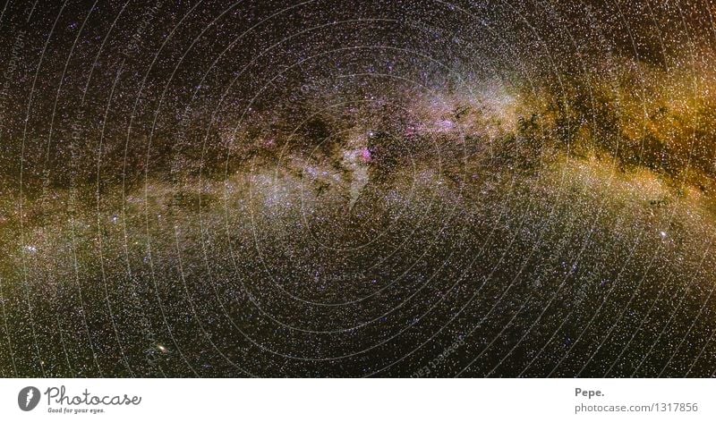 Milchstraße Nachthimmel Stern Horizont Sommer braun leuchten Weltall Erde Farbfoto Panorama (Aussicht) Weitwinkel
