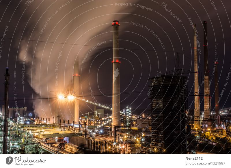 Nachtschicht IV Technik & Technologie Energiewirtschaft Energiekrise Industrie Industriefotografie Umwelt Luft Arbeit & Erwerbstätigkeit dunkel Schutz Ofenrohr