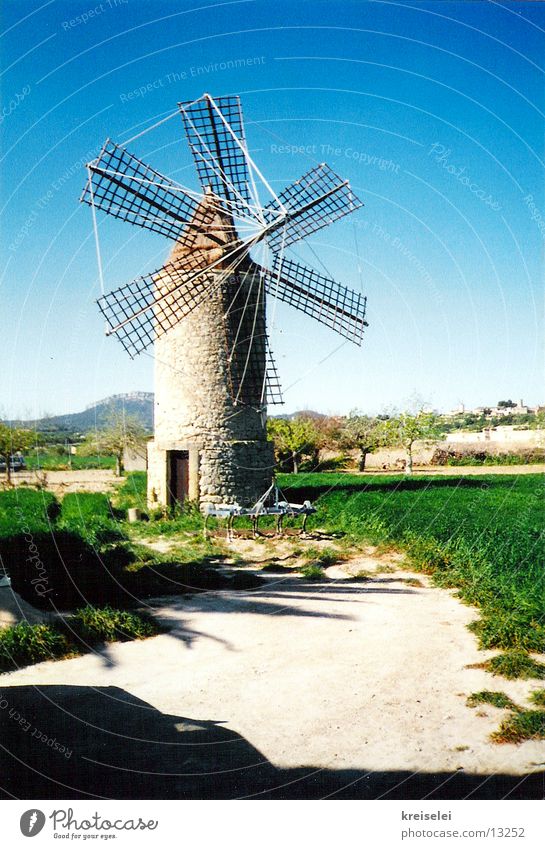 Windwirbeler Windmühle Mallorca blau-grün Ferien & Urlaub & Reisen Himmel