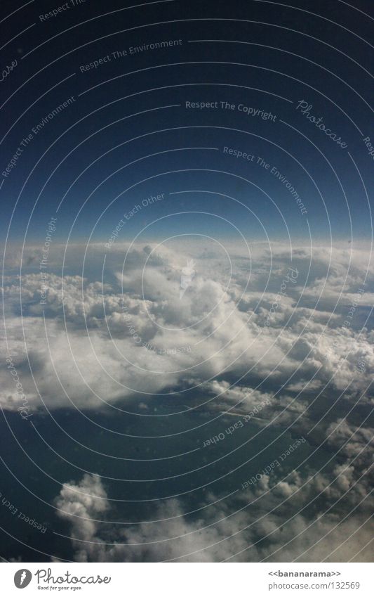Wolken über Südengland Himmel England Horizont Flugzeug Abdeckung Fensterplatz Meer Atlantik Luftverkehr Sky Heaven hoch blau World Erde cloudy sea Fensterblick