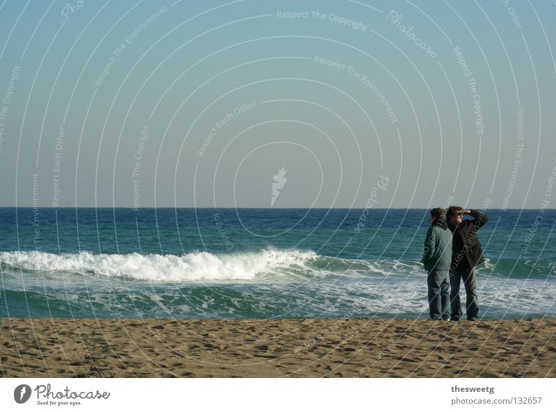 Pontus Finiens Meer Strand Wellen Horizont Blick Suche alternativ Küste Sandstrand Zusammensein Romantik Sehnsucht Scheidung gebunden Barcelona Paar Aussicht