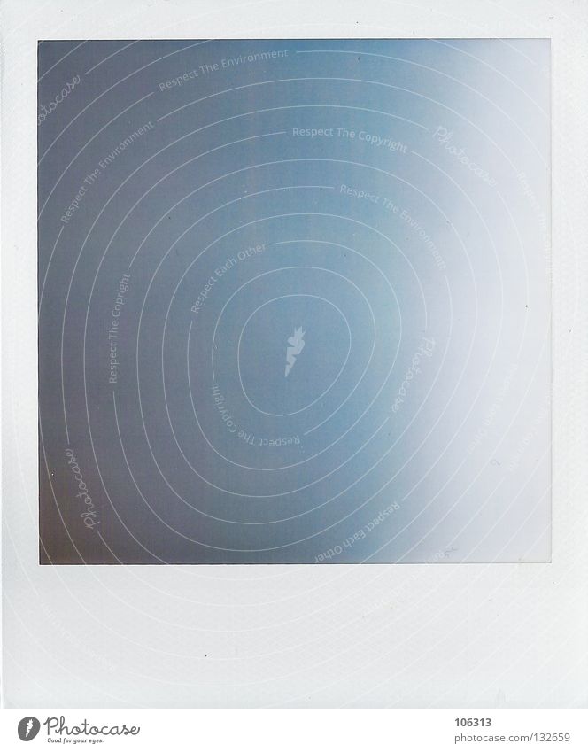verschwenderisch blau Polaroid weiß Farbe verschwenden mehrfarbig Verlauf Farbverlauf Farbübergang Lomografie schwarz abstrakt sehr wenige leer Modern Art