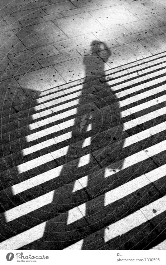 porto / gruß nach hause Freizeit & Hobby Fotografieren Mensch 1 Treppe stehen Schattenspiel Schwarzweißfoto Außenaufnahme Tag Licht