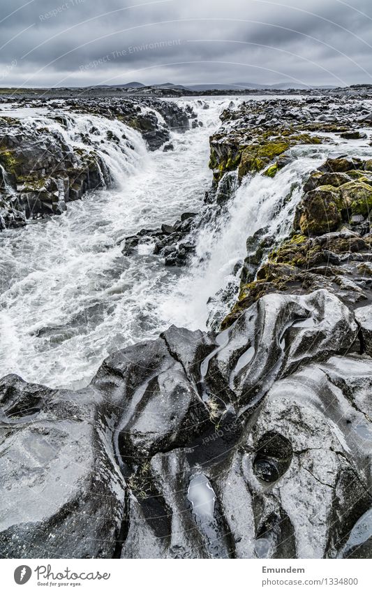 Hochland II Ferien & Urlaub & Reisen Tourismus Ferne Freiheit Expedition Umwelt Natur Urelemente Wasser schlechtes Wetter Fluss Wasserfall Hochebene Island