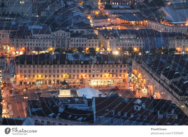 nächtliches Lissabon Lifestyle kaufen Ferien & Urlaub & Reisen Tourismus Sightseeing Städtereise Feste & Feiern Wirtschaft Bauwerk Gebäude Architektur leuchten