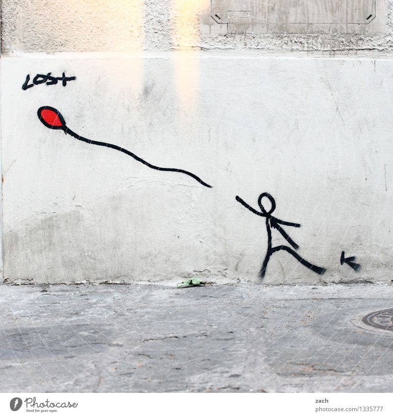 verloren Kind Kindheit 1 Mensch Stadt Mauer Wand Fassade Straße Spielzeug Luftballon Zeichen Schriftzeichen Ornament Graffiti Straßenkunst fangen fliegen