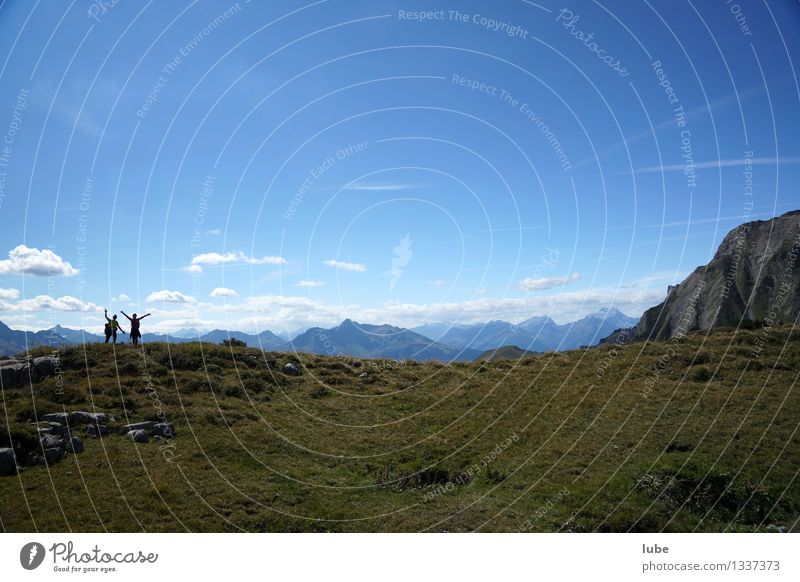 Haaaallo wandern 2 Mensch Umwelt Natur Landschaft Himmel Sommer Klima Schönes Wetter Felsen Alpen Berge u. Gebirge blau winken horizontal Horizont Ferne