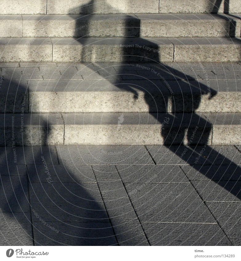 Schattenkabinett Bürgersteig Beton Licht Reflexion & Spiegelung bizarr 2 diagonal Nosferatu Verkehrswege Kommunizieren obskur Treppe Geländer verrückt