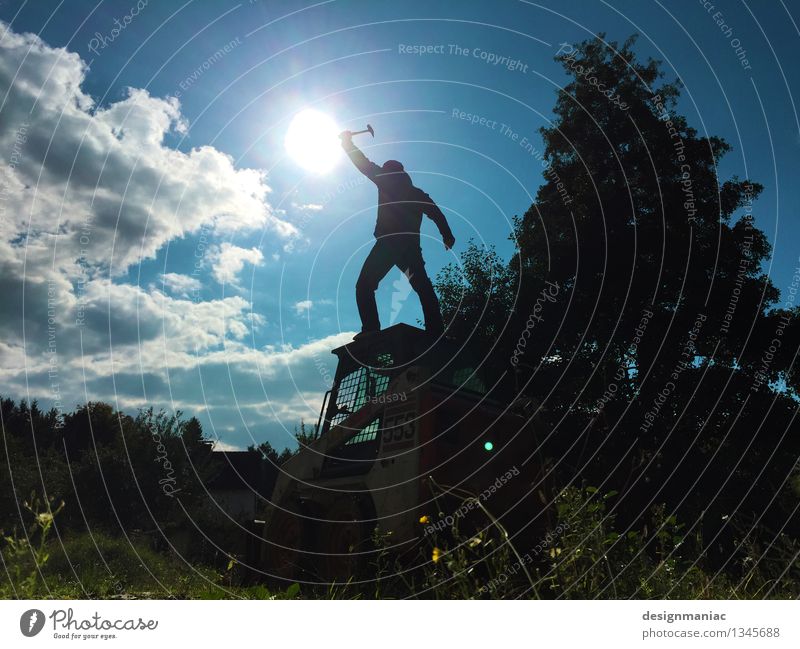 Der Sonnenschein-Macher Handwerker Baustelle Feierabend Baumaschine maskulin Mann Erwachsene 1 Mensch Natur Himmel Wolken Sonnenlicht Herbst Klimawandel