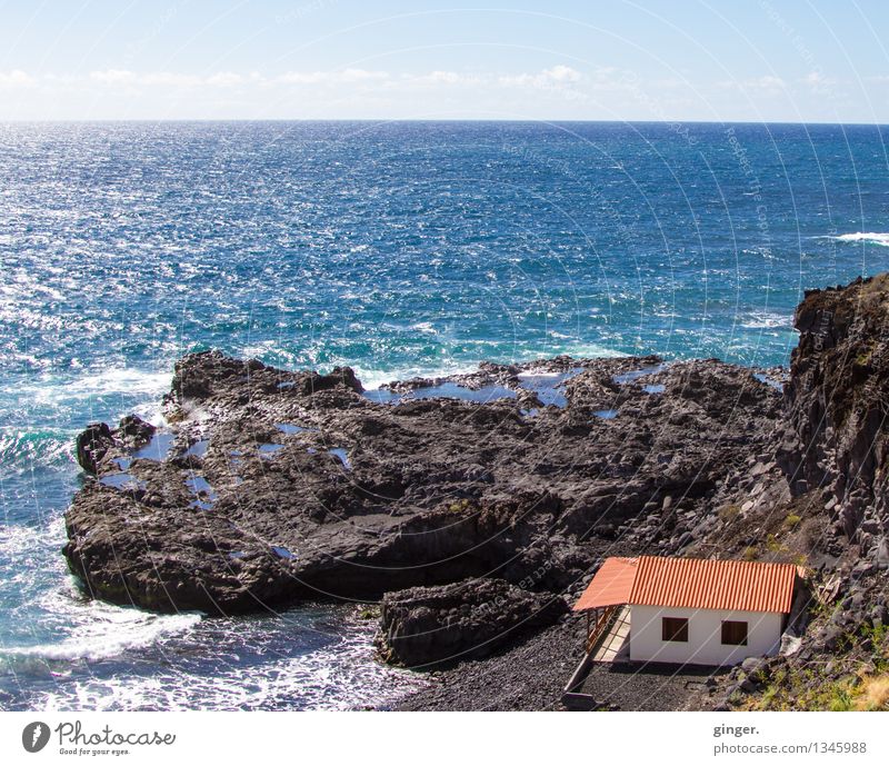 La Palma - Dem Meer so nahe Umwelt Natur Urelemente Wasser Himmel Wolken Sonnenlicht Frühling Wetter Schönes Wetter Haus blau braun mehrfarbig rot weiß klein