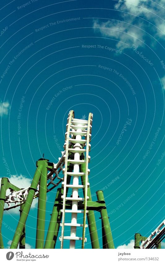 Rollover Achterbahn schreien grün Wolken Freizeit & Hobby Coaster Kreisch Angst Sidewinder Inline Twist SLC Vekoma Suspended Looping Coaster weiiß blau inverted