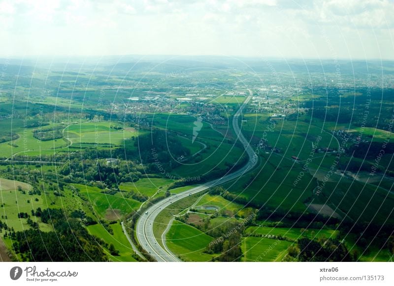 Luftaufnahme 6 - Weitblick Autobahn Wald Wiese Deutschland Straße Himmel fliegen Aussicht