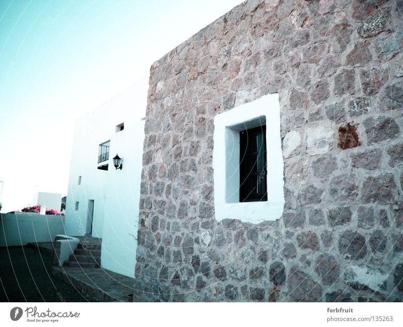 Schönheit ohne Schnörkel Europa Spanien Balearen Ibiza Dorf Ferienhaus Maurisch weiß Steinmauer Fenster Festung Licht historisch Santa Eularia St. Eulalia