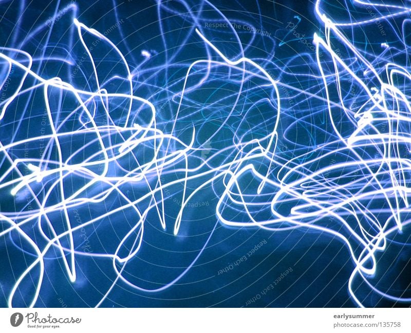 Ominöses Licht mehrfarbig Experiment abstrakt Muster Strukturen & Formen Menschenleer Textfreiraum unten Hintergrund neutral Abend Nacht Lichterscheinung