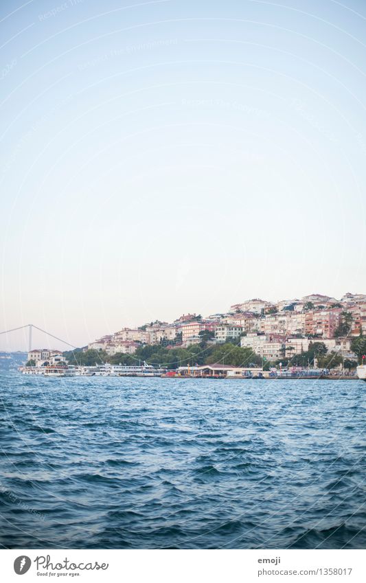 asiatischer Teil Umwelt Natur Himmel Wolkenloser Himmel Schönes Wetter Wellen Küste Meer Stadt Hauptstadt Hafenstadt natürlich blau Istanbul Farbfoto