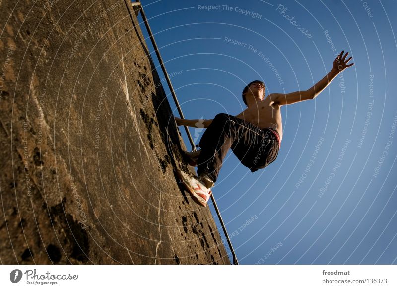 kletterei Le Parkour springen Schweiz Sport akrobatisch Körperbeherrschung Mut Risiko gekonnt lässig schwungvoll Aktion wirtschaftlich geschmeidig Stunt