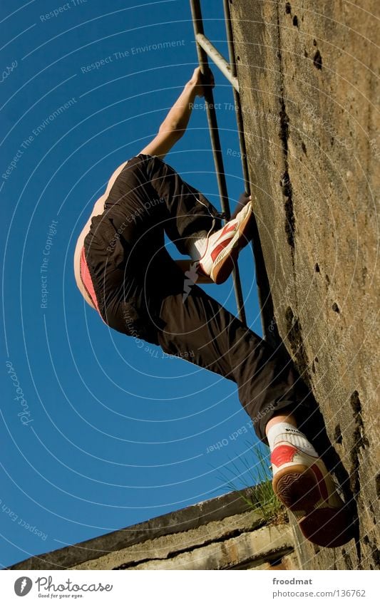 hoch hinaus Le Parkour springen Schweiz Sport akrobatisch Körperbeherrschung Mut Risiko gekonnt lässig schwungvoll Aktion wirtschaftlich geschmeidig Stunt