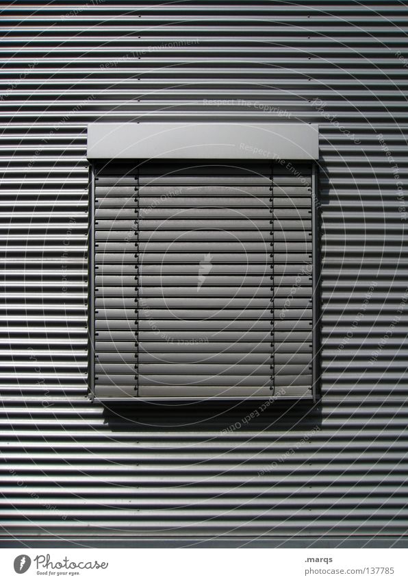 Heute geschlossen Wand Fenster Fassade Mitte Feiertag Fensterladen Geometrie schwarz weiß grau Strukturen & Formen Sauberkeit Glätte Lichteinfall Schatten