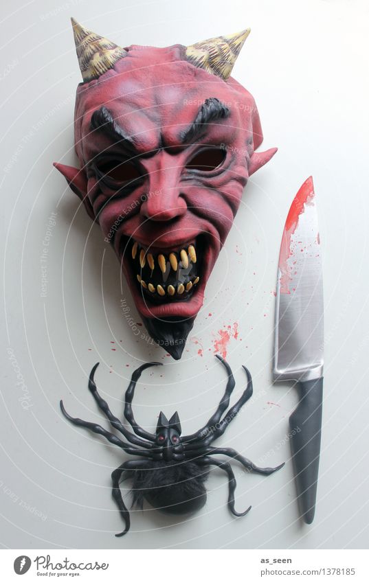 Scary nightmare Party Karneval Halloween Maske Spinne Messer Teufel Blut Aggression außergewöhnlich bedrohlich dreckig dunkel Ekel gruselig hässlich rot schwarz