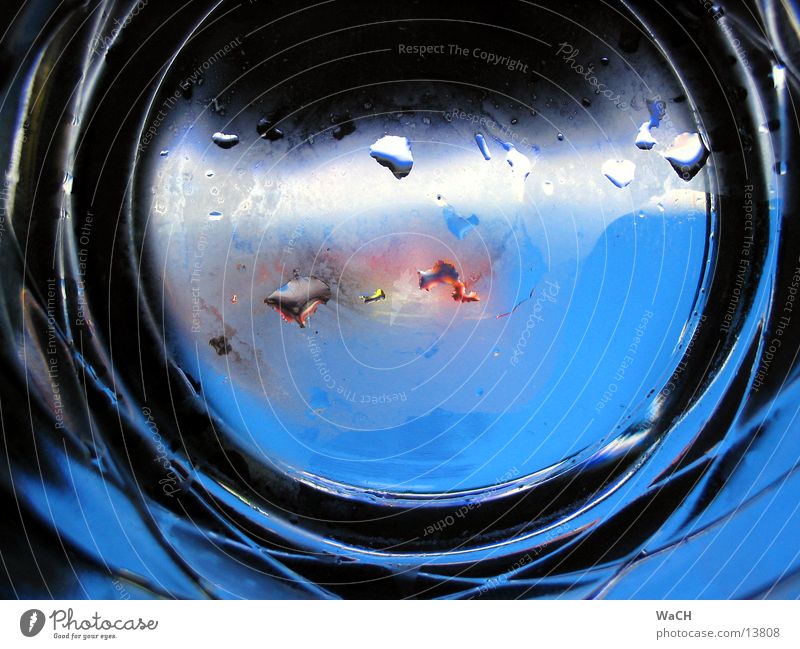 Bullauge Wasserfahrzeug Atem Wassertropfen Regen Wasserglas trinken ertrinken Fototechnik Dinge Glas water h20 acqua blau blue ship matt Tröpfchen