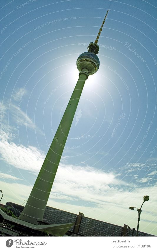Eindeutig Ferne See Architektur Berliner Fernsehturm Turm alex Sonne Himmel