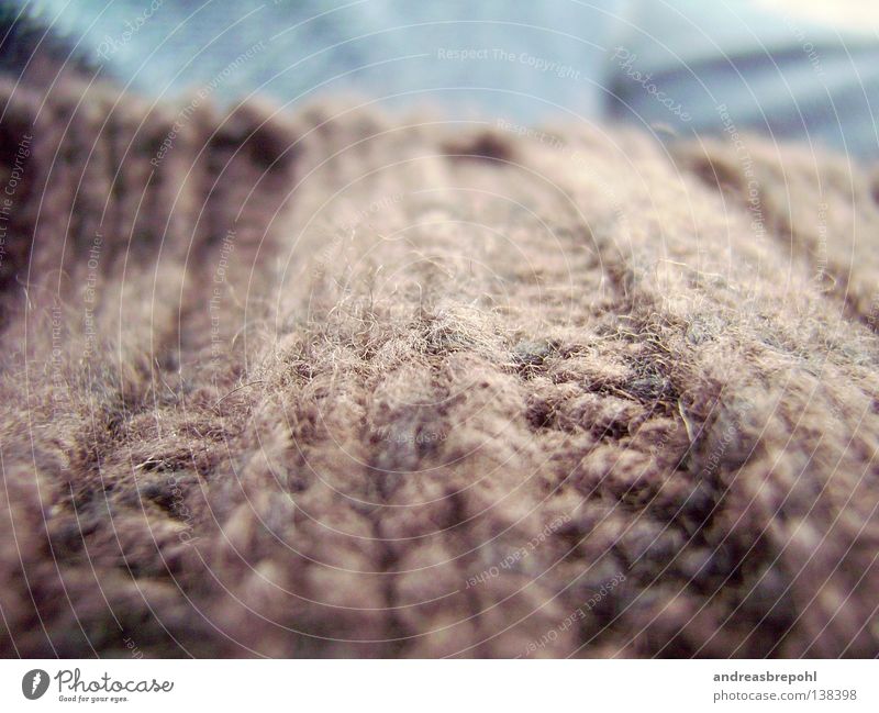 downhill pully Wolle Pullover Stoff ökologisch fein Material Bekleidung abwärts Schatten Strukturen & Formen Natur rau