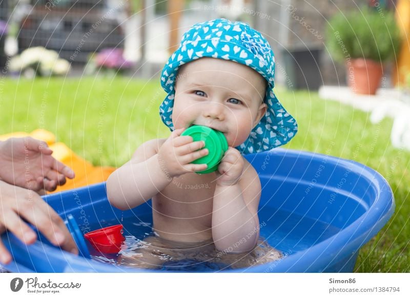 Summerspash Mensch feminin Baby Kleinkind Mädchen 1 0-12 Monate Schwimmen & Baden Spielen Freundlichkeit Fröhlichkeit Neugier niedlich Gefühle Stimmung Freude