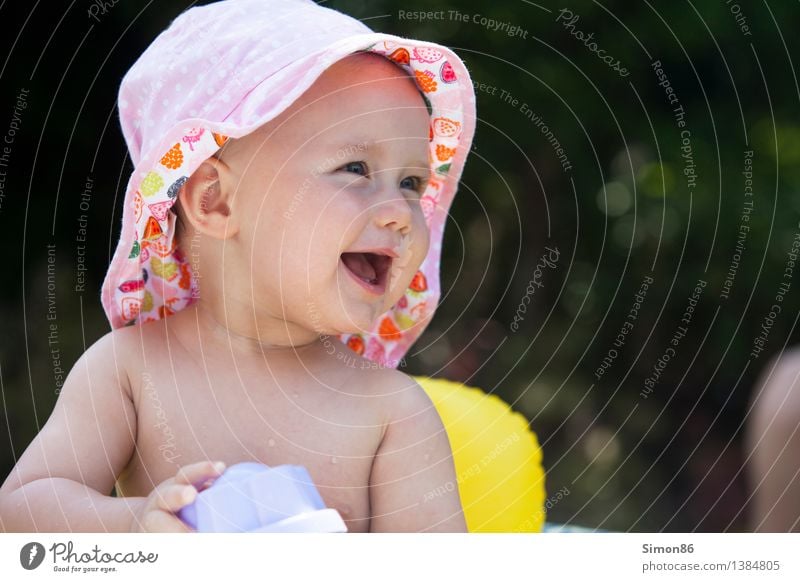 Summer fun Mensch feminin Kind Kleinkind Mädchen 1 0-12 Monate Baby Schwimmen & Baden Lächeln lachen Freundlichkeit Fröhlichkeit schön Neugier positiv verrückt