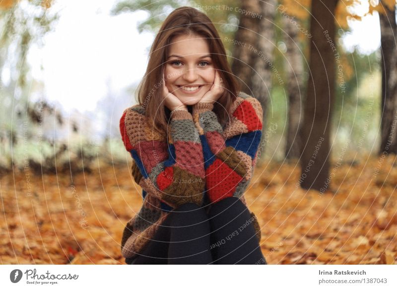 Smiley-Mädchen Junge Frau Jugendliche Haare & Frisuren Gesicht Lippen Zähne Arme Hand 1 Mensch 18-30 Jahre Erwachsene Natur Landschaft Herbst Schönes Wetter