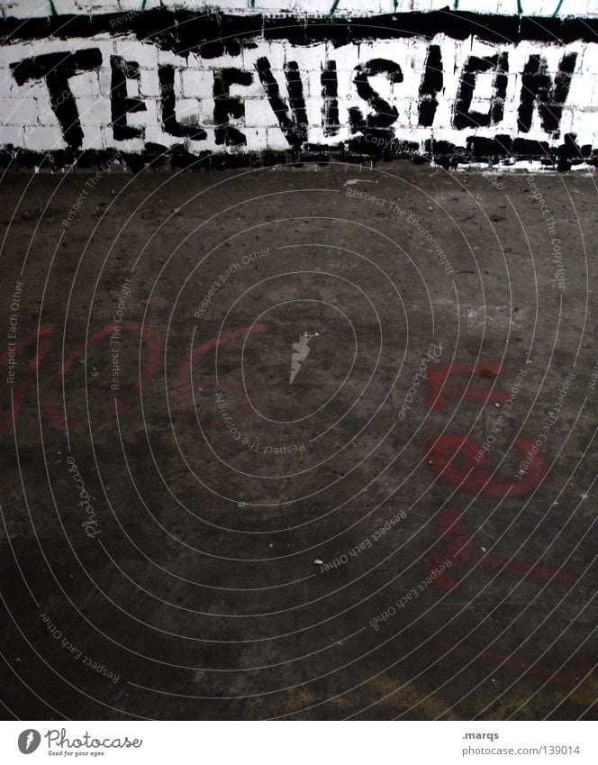 Television Rules the Nation sprühen gesprüht beschmiert gemalt Typographie Fenster Rollladen Buchstaben Wort Wand Straßenkunst Schriftzeichen Beschriftung