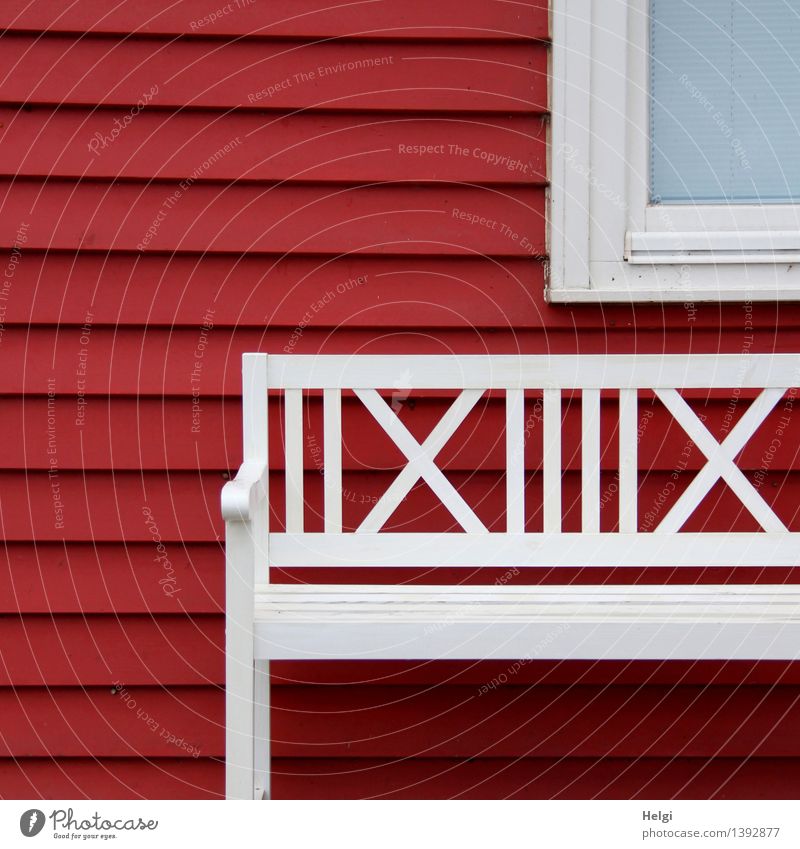 geometrisch | __ | X Dorf Haus Gebäude Architektur Mauer Wand Fenster Bank Holz Linie authentisch außergewöhnlich einfach schön einzigartig rot weiß